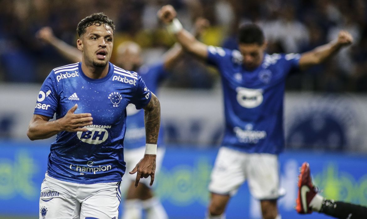 Daniel Júnior marca o segundo do Cruzeiro na vitória por 2 a 0 sobre o Tombense pelo Brasileiro - em 06/08/2022