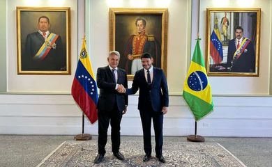 
O Viceministro para a América Latina do Ministério de Relações Exteriores da Venezuela, Rander Peña, recebeu o chefe da delegação brasileira em Caracas, Flávio Macieira