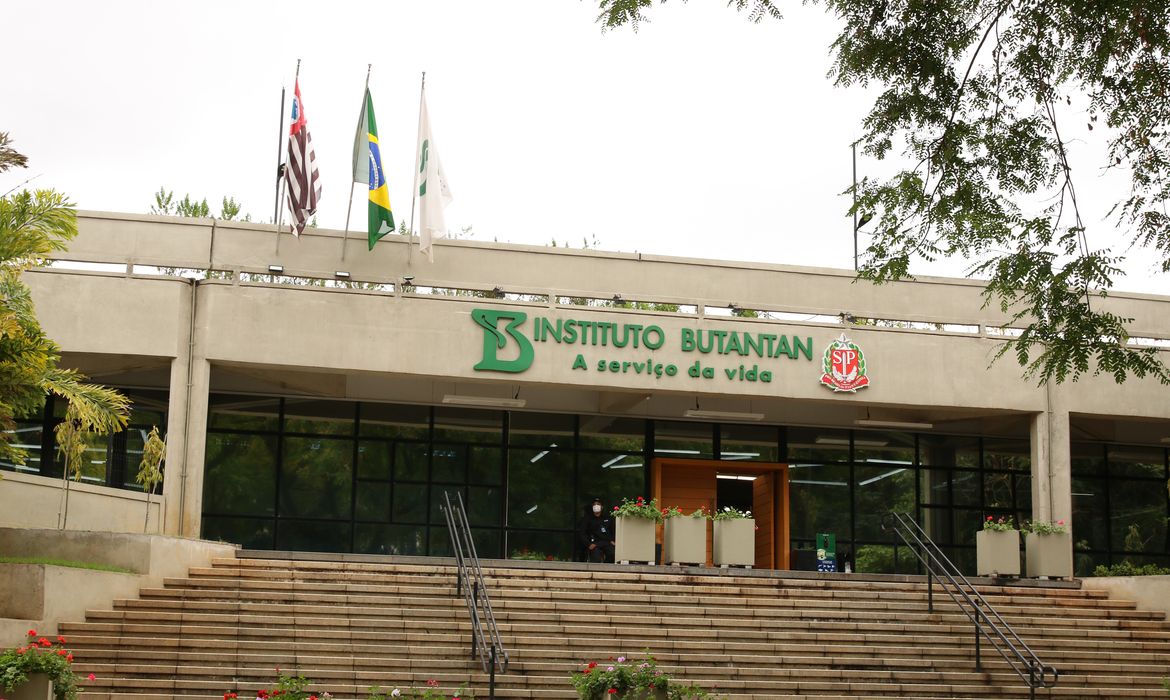 Fachada do centro de pesquisa biológica Instituto Butantan