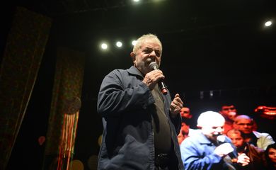 Rio de Janeiro - O ex-presidente Lula fala durante o lançamento da pré-candidatura de Jandira Feghali à prefeitura do Rio (Fernando Frazão/Agência Brasil) 