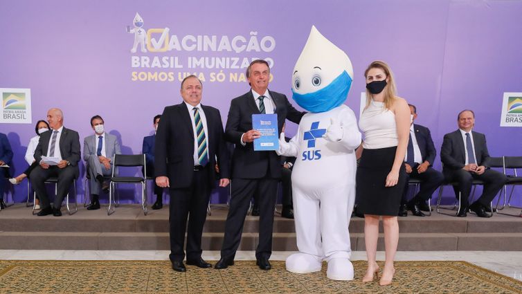 O Presidente Jair Bolsonaro, participa do lançamento do Plano Nacional de Operacionalização da Vacinação Contra a Covid-19.