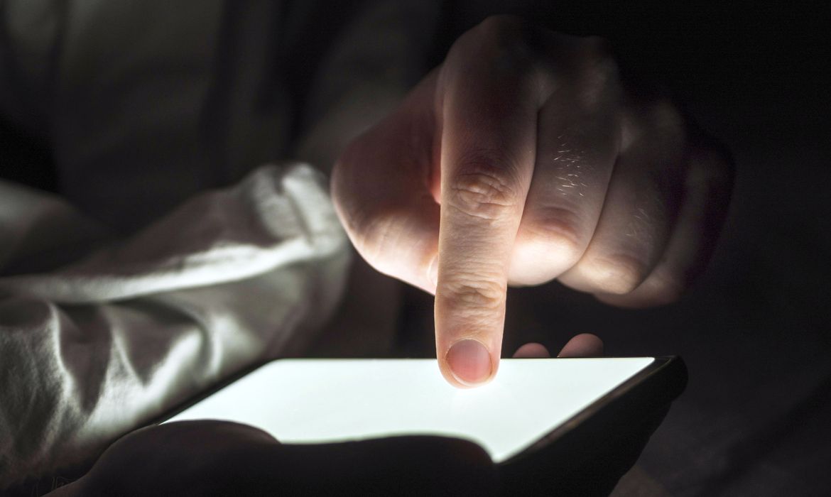 Contenidos falsos creados con IA se triplican entre 2024 y 2025