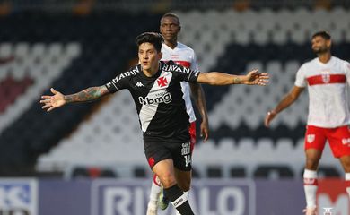 Vasco vence CRB por 3 a 0 na série B