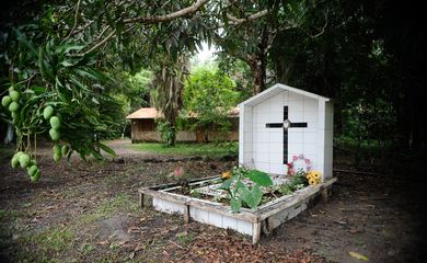 Anapu - No próximo dia 12, completam 10 anos do assassinato da missionária norte-americana Dorothy Stang, ela defendia o uso sustentável da terra, no município de Anapu, norte do Pará. Na foto, o túmulo de Dorothy Stang, em Anapu.