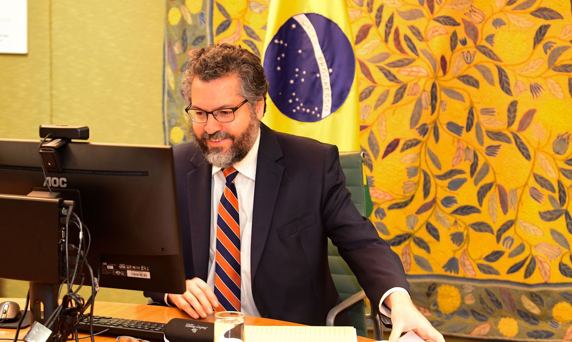 Ministro Ernesto Araújo participa de Videoconferência com representantes da Associação PanAmazônia