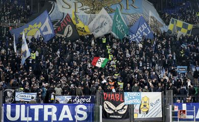 Soccer Football - Serie A - AS Roma v Lazio - Stadio Olimpico, Rome, Italy - January 5, 2025 Lazio fans in the stands before the match REUTERS/Remo Casilli