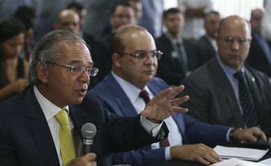 O ministro da Economia, Paulo Guedes, os governadores do DF, Ibaneis Rocha e do  Rio de Janeiro, Wilson Witzel participam da reunião extraordinária no Fórum de Governadores.