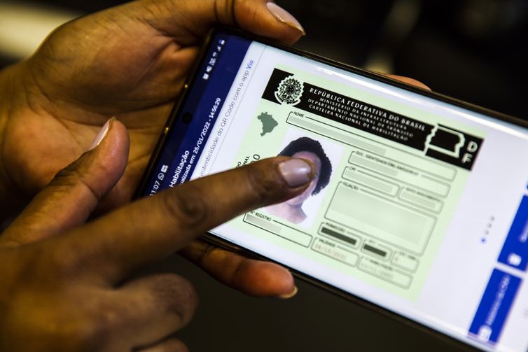 Lei que cria CNH gratuita para população de baixa renda é sancionada |  Agência Brasil