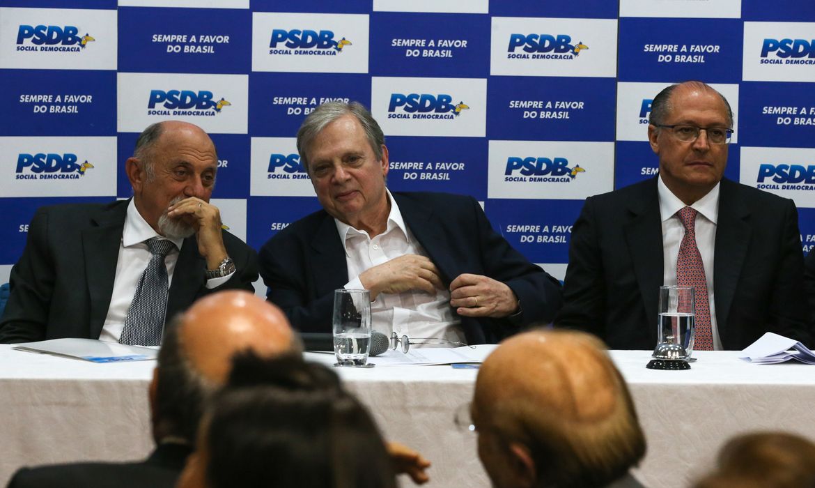Brasília - Simão Jatene, Tasso Jereissati e Geraldo Alckmin participam da reunião da  Executiva Nacional do PSDB(Fabio Rodrigues Pozzebom/Agência Brasil)