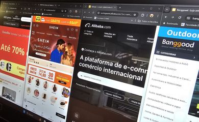 01/06/2024 - Brasília, A chamada “taxa da businha”, cobrança de Imposto de Importação para compras de até US$ 50 (equivalente a cerca de R$ 260), deve ser votada pelo Senado na próxima semana, de acordo com o presidente da Casa, senador Rodrigo Pacheco (PSD-MG). O tributo ganhou esse apelido por impactar principalmente compras de itens de vestuário feminino por meio de varejistas internacionais. Foto: Rafa Neddermeyer/Agência Brasil