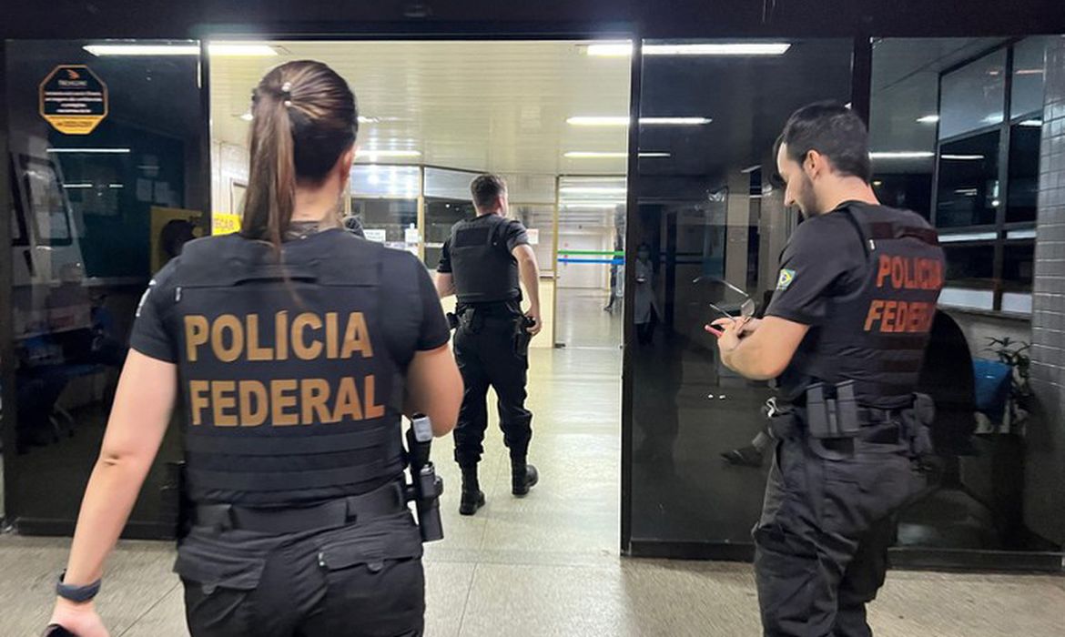 Operao da PF mira fintechs investigadas por lavar dinheiro do PCC