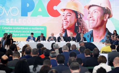 Brasília (DF), 26/07/2024 - O presidente Luiz Inácio Lula da Silva participa da cerimônia de divulgação dos resultados do Novo PAC Seleções para Mobilidade em Grandes e Médias Cidades; Drenagem para Prevenção de Desastres; e Centros Comunitários pela Vida (Convive), realizado no Palácio do Planalto. Foto: José Cruz/Agência Brasil
