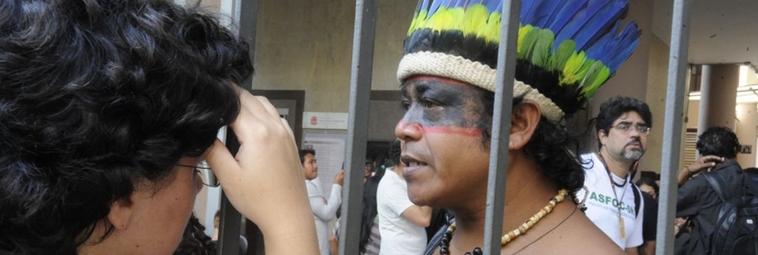 Índios se reúnem com juiz federal para definir local alternativo à Aldeia Maracanã
