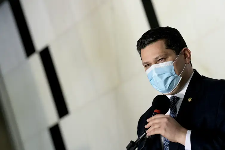 Pedro França/Agência Senado Em seu último dia como presidente do Senado Federal, senador Davi Alcolumbre (DEM-AP) diz, durante entrevista coletiva, que trabalhou para mostrar ao Brasil as carências das regiões mais pobres do país. Ele também afirma que trabalhou pela