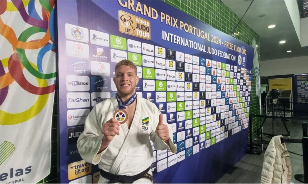 Judoca Rafael Buzacarini (100kg) fatura bronze na categoria dos 100 kg, no Grand Prix de Portugal, em 28/01/2024