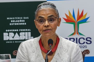 Brasília (DF),  03/04/2025.- A ministra do Meio Ambiente e Mudança do Clima, Marina Silva, durante entrevista após a 11ª reunião dos ministros de Meio Ambiente do Brics, sob a presidência brasileira.  Foto: Antonio Cruz/Agência Brasil