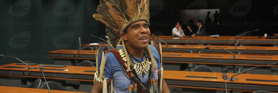 Com mandado de prisão expedido pela Justiça da Bahia, cacique Babau Tupinambá participa de audiência na Comissão de Direitos Humanos da Câmara