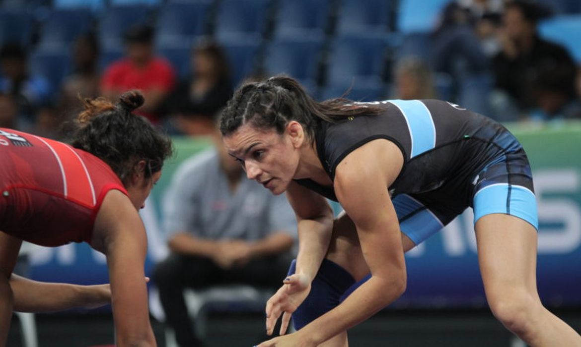 A brasileira Kamila Barbosa, lutadora de wrestling, disputa última chance de vaga em junho, no Pré-Olímpico Mundia de Sofia (Bulgária).
