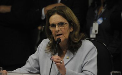 Graça Foster é ouvida durante a Comissão Parlamentar Mista de Inquérito que investiga irregularidades na gestão da Petrobrás (José Cruz/Agência Brasil)