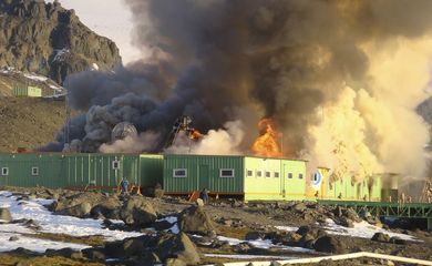 Estação Comandante Ferraz pegou fogo em fevereiro de 2012