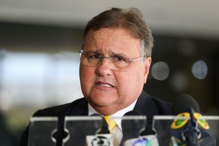 Brasília - O ministro-chefe da Secretaria de Governo da Presidência da República, Geddel Vieira Lima, fala à imprensa no Palácio do Planalto (Valter Campanato/Agência Brasil)