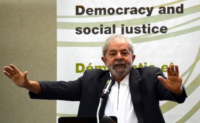 São Paulo - O ex-presidente Lula participa no segundo dia do seminário da Aliança Progressista: Democracia e Justiça Social, no Hotel Maksoud Plaza (Rovena Rosa/Agência Brasil)