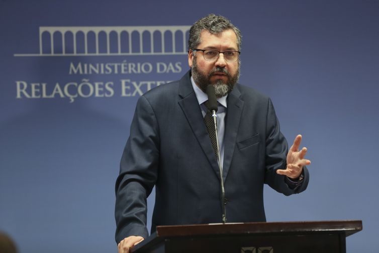 O ministro das Relações Exteriores, Ernesto Araújo, durante entrevista no Palácio Itamaraty.