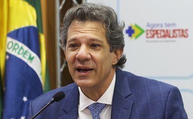 Brasília (DF), 24/06/2025 - O ministro da Fazenda, Fernando Haddad, durante entrevista coletiva para falar sobre a troca de dívidas tributárias de hospitais privados e filantrópicos com a União por prestação de atendimento especializado para os pacientes do SUS. A medida faz parte do programa Agora Tem Especialistas – lançado recentemente pelo Ministério da Saúde – e busca ampliar a capacidade de atendimento, a fim de reduzir a fila de espera por consultas, exames e cirurgias no SUS. Foto: Antonio Cruz/Agência Brasil