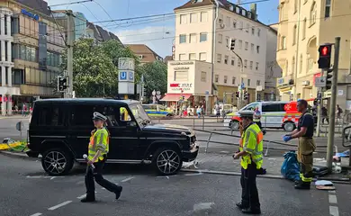 Police and fire fighters work at the scene after several people were injured, some seriously, after a car drove into a crowd in the centre of the southwestern German city of Stuttgart, Germany, May 2, 2025.    REUTERS/stringer