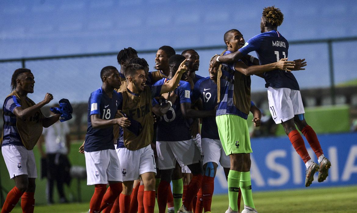  Brasil e França se enfrentam pela semi-final da Copa do Mundo Sub-17