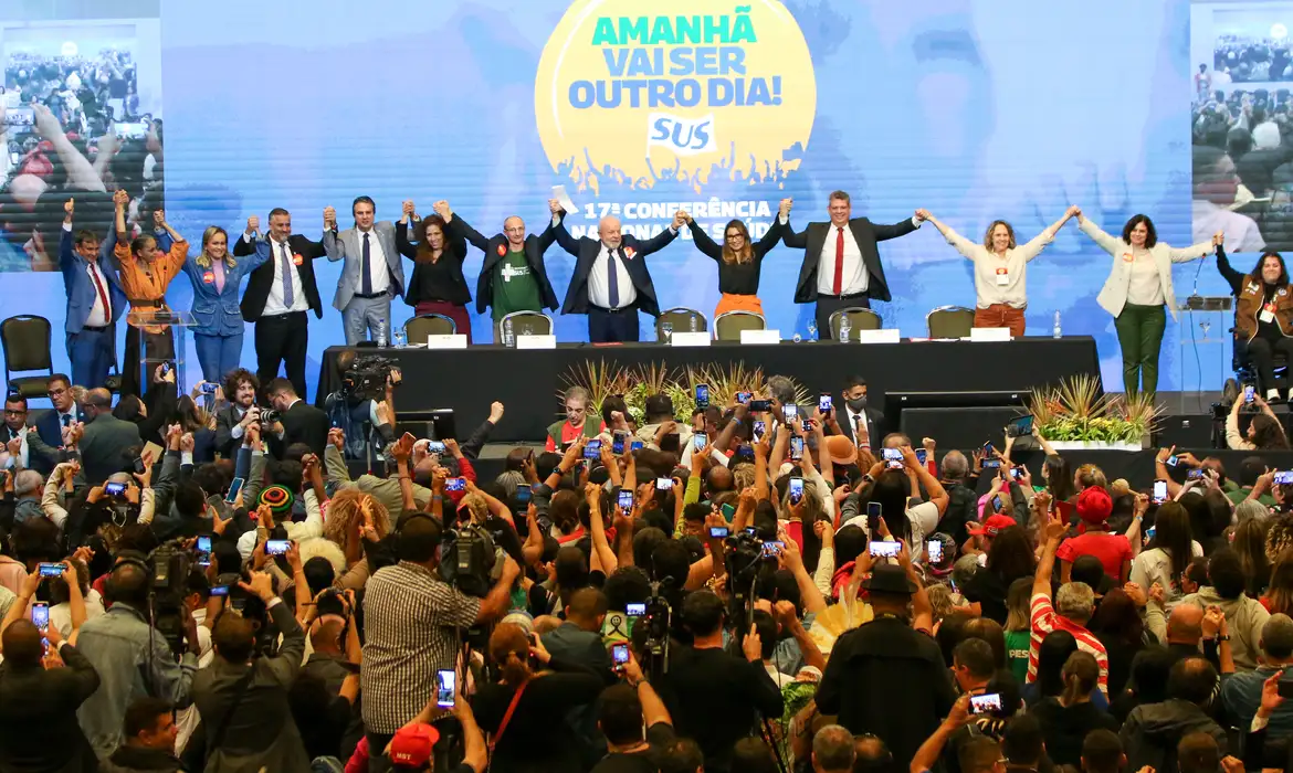 Brasília, 05/07/2023 O  presidente Luiz Inácio Lula da Silva, acompanhado da primeira-dama, janja Lula da Silva, da ministra da Saúde, Nísia Trindade e de outras autoridades, participa da 17ª Conferência Nacional de Saúde. Foto: Fabio Rodrigues-Pozzebom/ Agência Brasil
