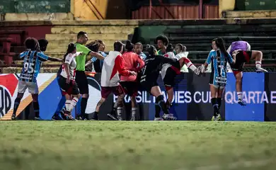 Players from River Plate and Gremio fight during a match for the Ladies Cup women's soccer tournament in Sao Paulo, Brazil December 20, 2024. REUTERS/Guilherme Veiga