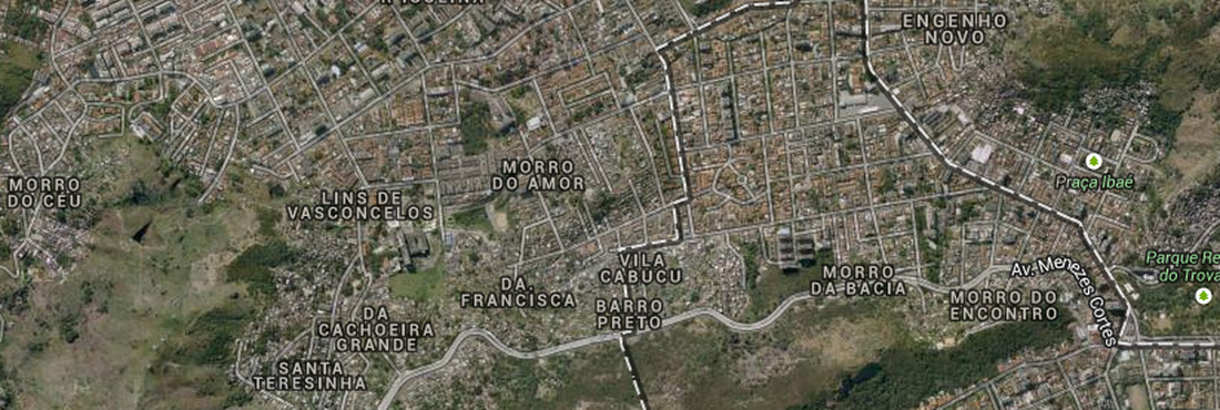 No mapa, o complexo de favelas do Lins, no Rio de Janeiro (SP)