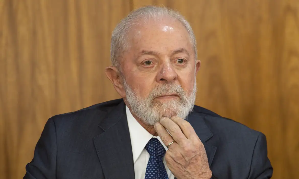 Brasília (DF), 25/10/2023 - O presidente Luiz Inácio Lula da Silva participa de cerimônia de instalação do Conselho da Federação e dá posse aos seus membros, no Palácio do Planalto. Foto: Marcelo Camargo/Agência Brasil