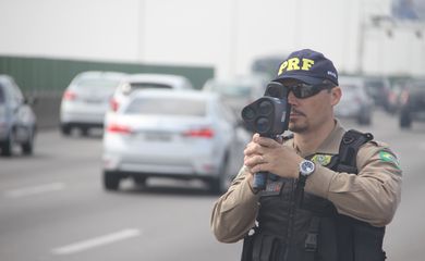 Operações da Polícia Rodoviária Federal (Divulgação/PRF) radar móvel 