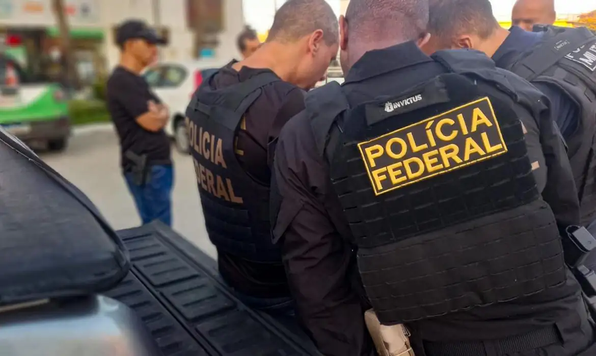 Operação da PF e MPF contra esquema ilegal de monopólio de internet no RJ. Foto: Polícia Federal/RJ