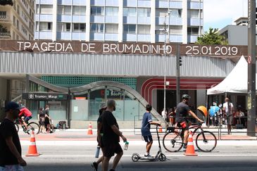 Ato por Memória e Justiça às vítimas de Brumadinho, organizado pelo Instituto Camila e Luiz Taliberti, na Avenida Paulista.