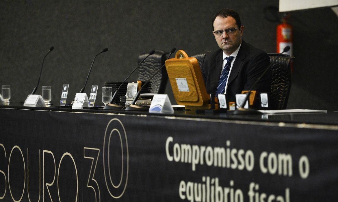 Brasília - O ministro da Fazenda, Nelson Barbosa, participa do Seminário Tesouro 30 anos em comemoração ao 30º aniversário da instituição (José Cruz/Agência Brasil)