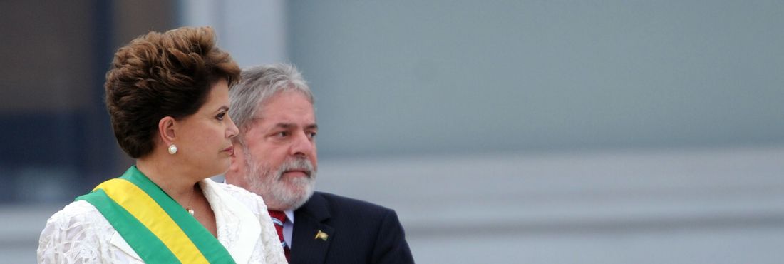 A maioria das pessoas considera “iguais” os governos Lula e Dilma: 57% dos entrevistados, ante 61% registrados em março, segundo a pesquisa CNI-Ibope divulgada hoje (19) pela Confederação Nacional da Indústria (CNI)