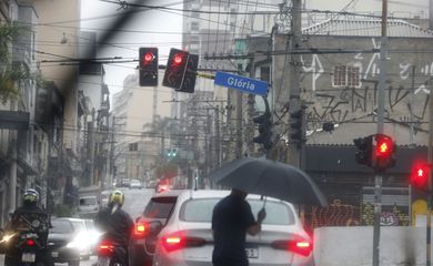 São Paulo (SP), 19/10/2024 - Cidade amanhece com chuva fraca pela manhã de sábao (19). Foto: Paulo Pinto/Agência Brasil