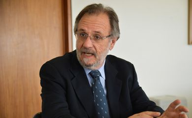 O ministro da Secretaria-Geral da Presidência da República, Miguel Rossetto, em entrevista à Agência Brasil (José Cruz/Agência Brasil)