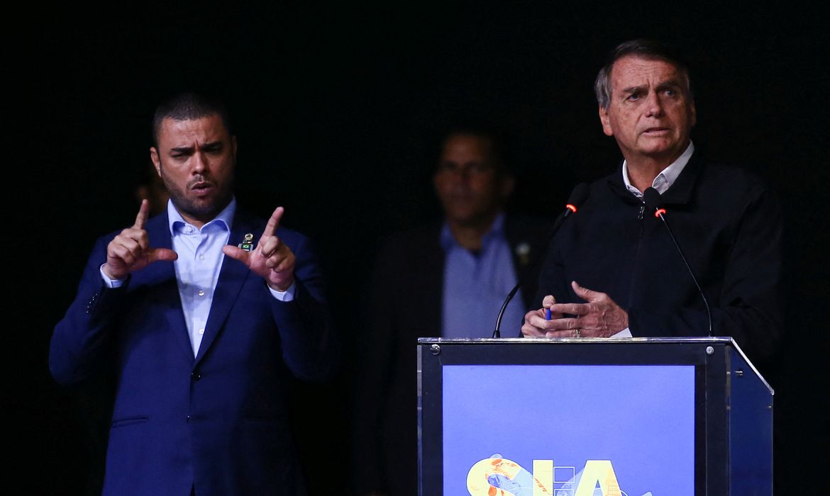 O presidente do brasil, Jair Bolsonaro, fala durante um evento de aves e suínos em São Paulo, Brasil, 9 de agosto de 2022. REUTERS/Carla Carniel