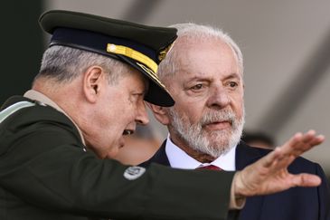 Brasília (DF), 22/08/2024 - O comandante do exército, General Tomás Paiva, e o presidente Luiz Inácio Lula da Silva durante a solenidade comemorativa ao Dia do Soldado, no Quartel-General do Exército, em Brasília. Foto: Marcelo Camargo/Agência Brasil