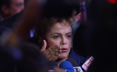 A presidenta Dilma Rousseff lança Programa Bem Mais Simples Brasil e o Sistema Nacional de Baixa Integrada de Empresas, em cerimônia no Palácio do Planalto (José Cruz/Agência Brasil)