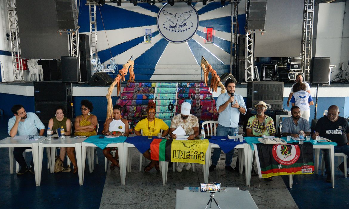 Rio de Janeiro (RJ), 18/11/2023 – O procurador federal, Júlio Araújo durante audiência pública Consciência negra e reparação da escravidão, na quadra da Escola de Samba Portela, em Oswaldo Cruz, zona norte do Rio de Janeiro. Foto: Tomaz Silva/Agência Brasil