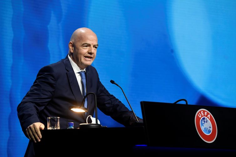 Presidente da FIFA confirma suspensão do Mundial de Clubes em 2020