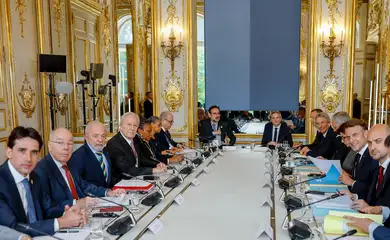 Presidente da República, Luiz Inácio Lula da Silva, durante reunião ampliada com o Presidente da República Francesa, Emmanuel Macron. Explanada dos Inválidos, Paris - França.
Foto: Ricardo Stuckert / PR
