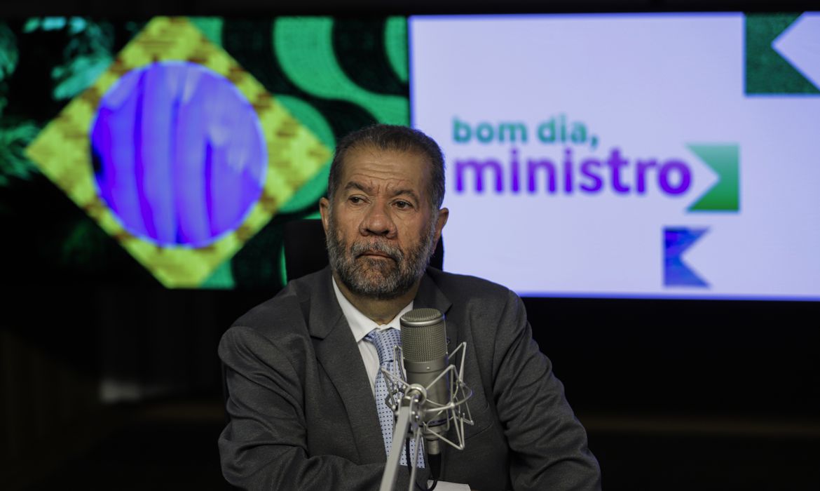 Brasília (DF) 26/09/2024 - Carlos Lupi (Previdência Social) é o convidado do programa Bom dia Ministro na Empresa Brasil de Comunicação (EBC).
Foto: Joédson Alves/Agência Brasil