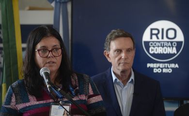  A  secretária de Saúde do Rio de Janeiro, Ana Beatriz Busch, e o prefeito Marcelo Crivella apresentam medidas e resultados do Gabinete de Crise montado para lidar com a pandemia do novo coronavírus (Covid-19). 