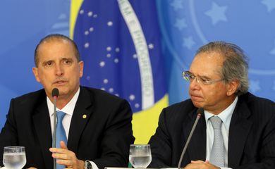 Os ministros da Casa Civil, Onyx Lorenzoni e da Economia, Paulo Guedes, apresentam Relatório Extemporâneo de Novembro de 2019